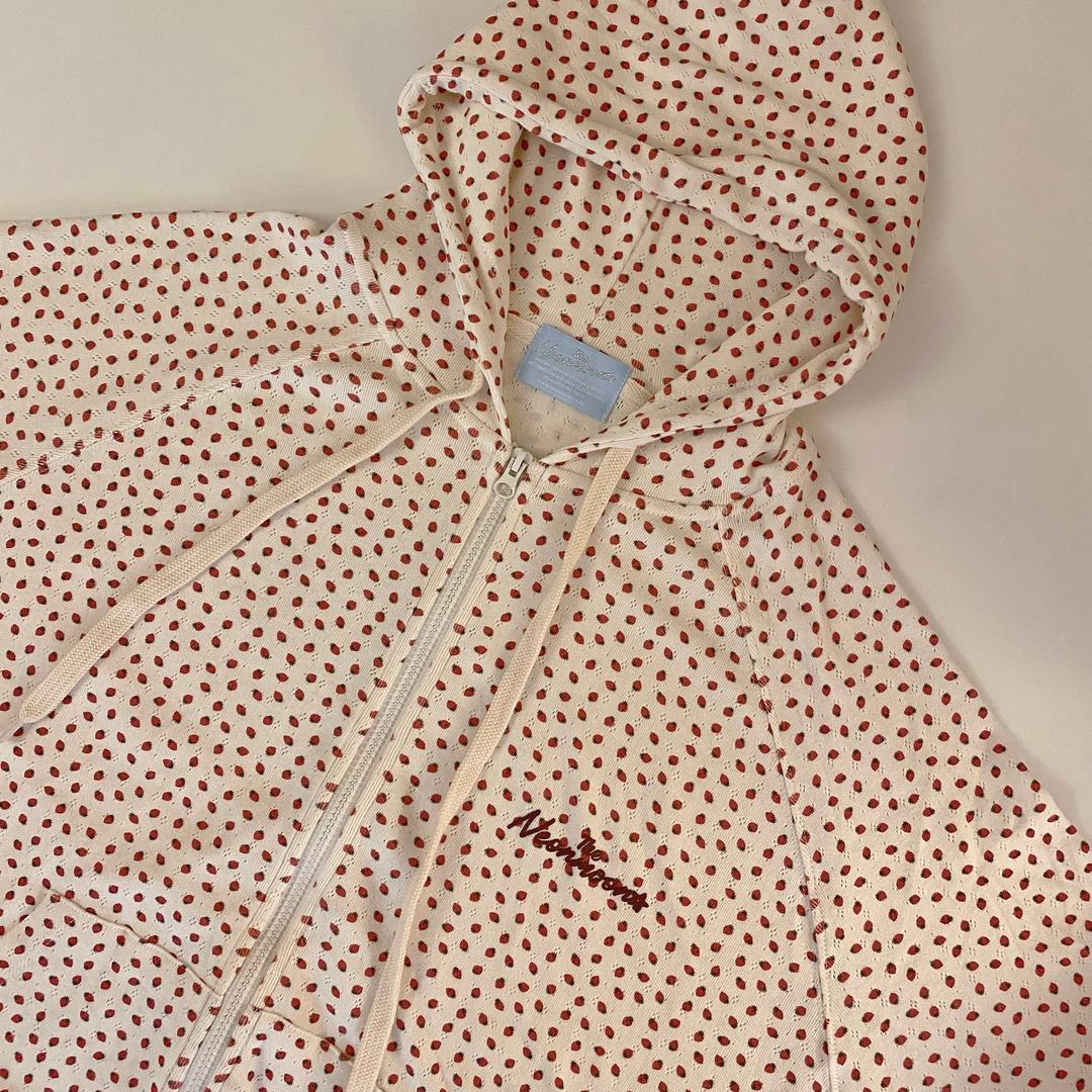 Strawberry Hood zip-up