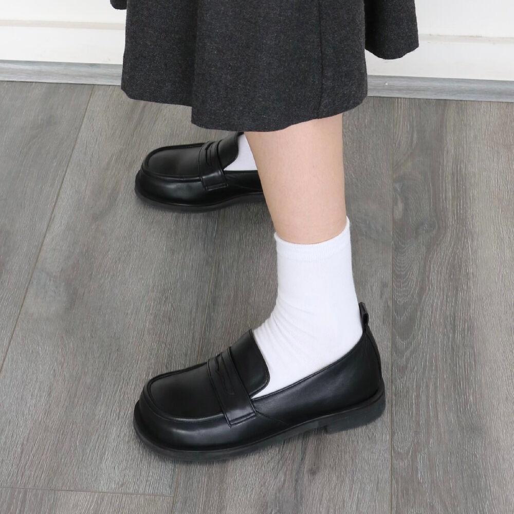 round penny loafer (black)