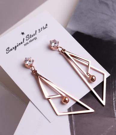 이런 상품 어때요? 쉐이 써지컬스틸 귀걸이