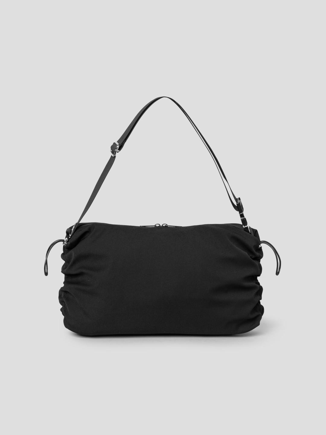 나일론 셔링 숄더백 - 블랙