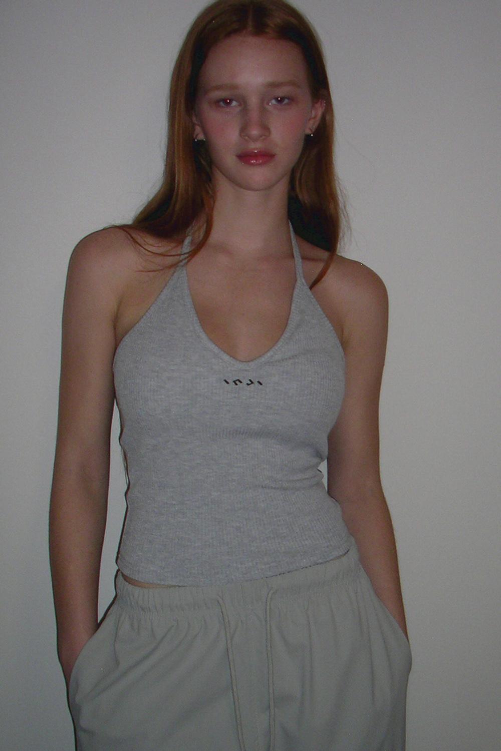 딥브이 캡내장 나시그레이