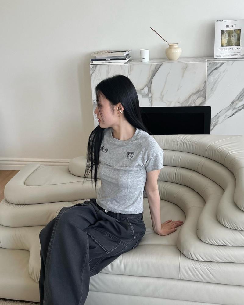 Y2k 스포티크롭반팔t 2color