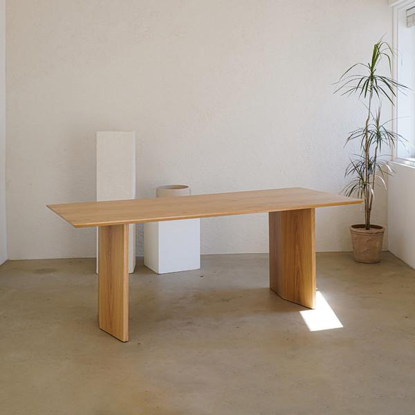 NOAH DINING TABLE / WOOD