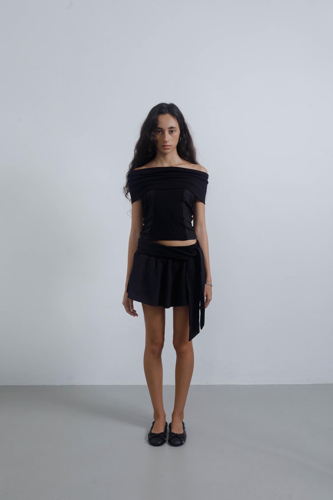 STRAP FLARE SKIRT SHORTS BLACK