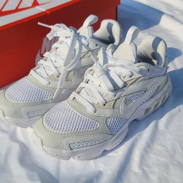 나이키 줌 에어 파이어 트리플 화이트