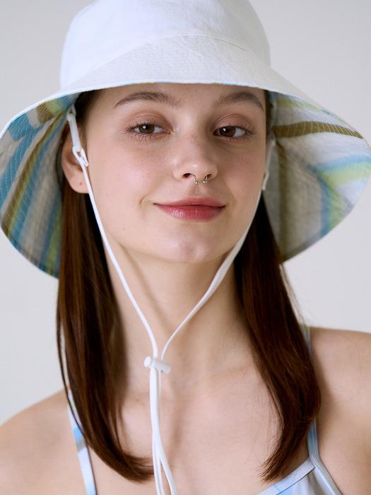 REVERSIBLE BUCKET HAT (WHITE)