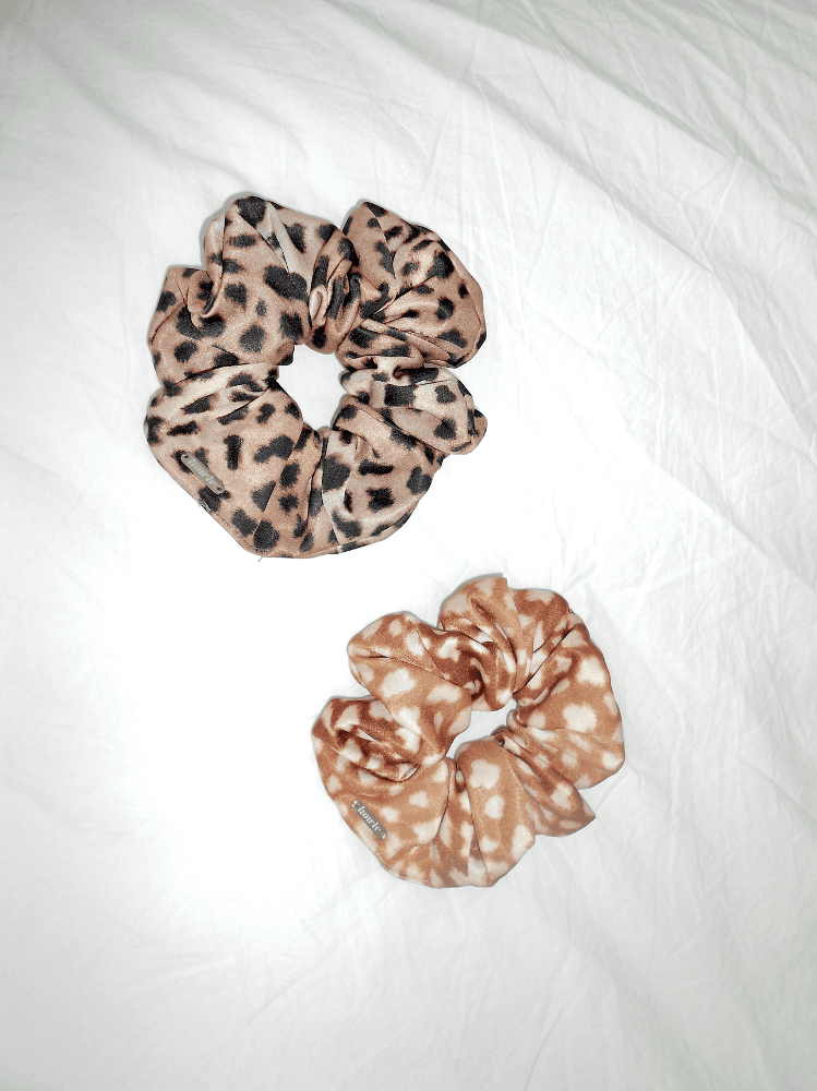 leopard hair scrunchie (howie made)