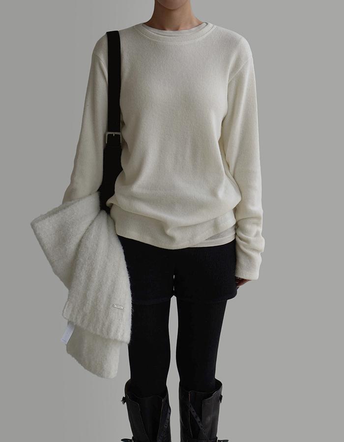 라룸 [라룸] [by LAROOM] 에그기모티셔츠