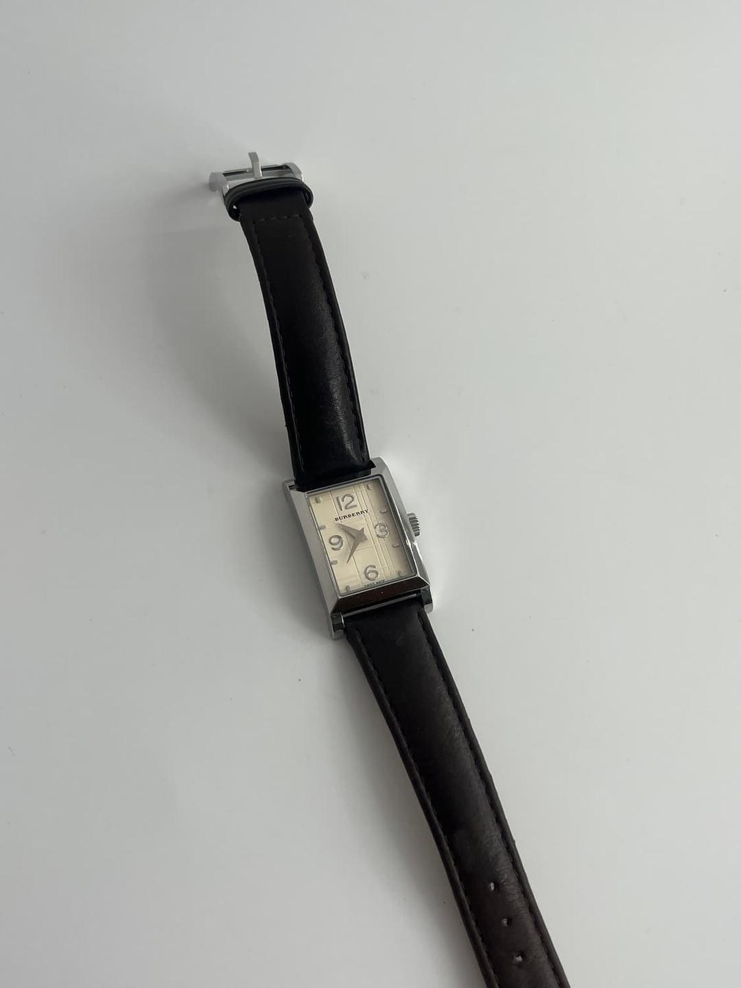 Burberry vintage watch | 후루츠패밀리