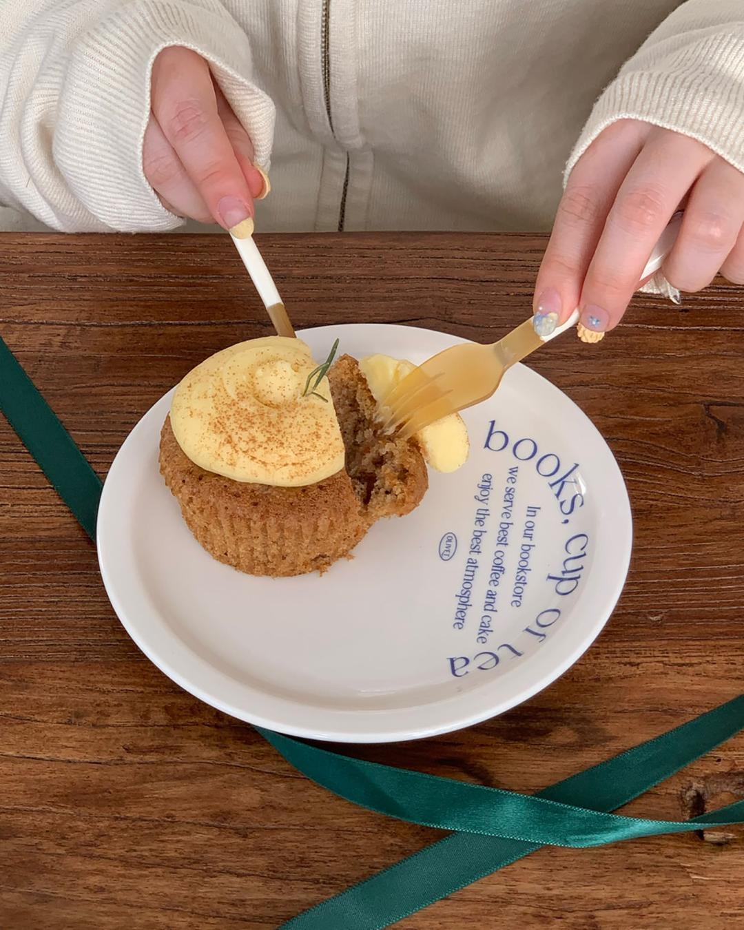 (3~4월 재입고) books, cup of tea plate (2 colors)