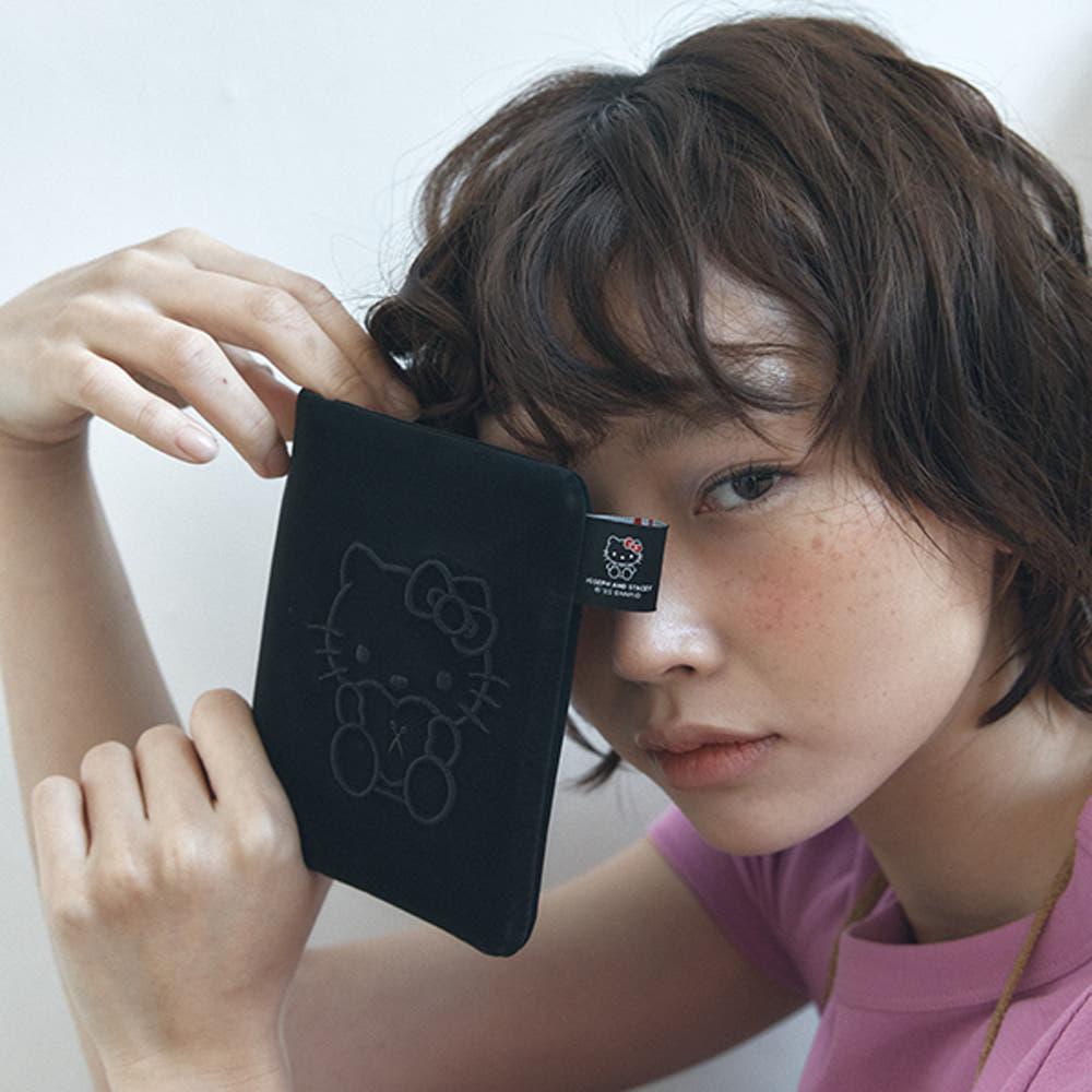 [1/22 예약배송] 헤이즈 트래블 월렛 헬로키티 블랙