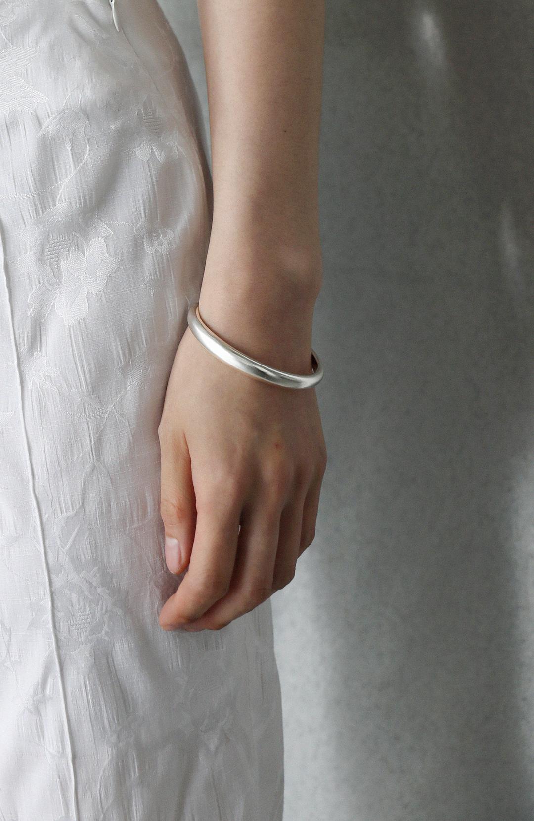 Bold bracelet
