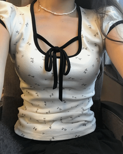 [ 솜다 PICK ] 플로즈 퍼프 리본 슬림 TOP