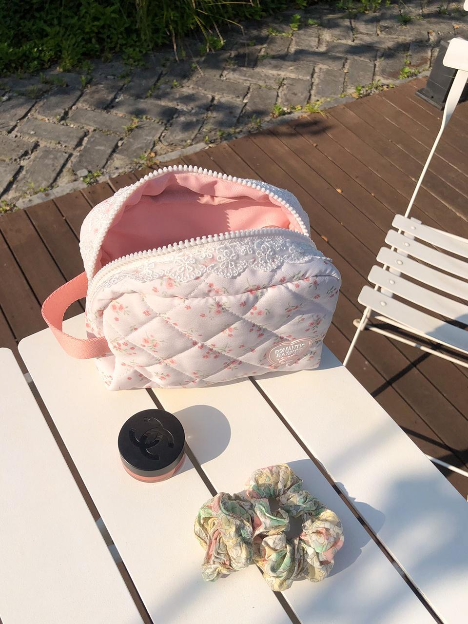 Quilted lace pouch_ivy