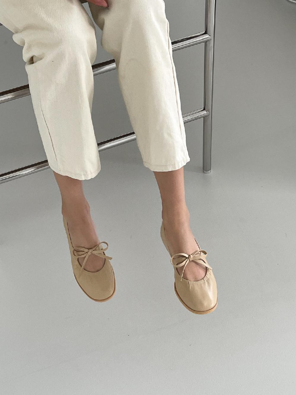 발레코어룩 필수 ❤️ 리본 플랫 슈즈