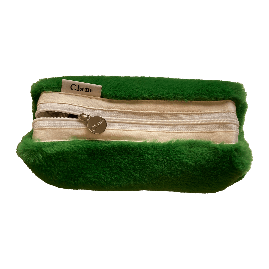 Clam round pencilcase _ Fur Green frog