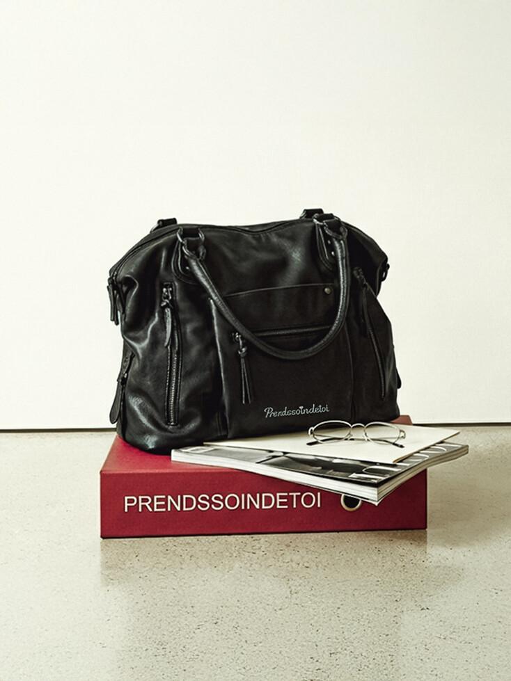 Classic Stud Zip Soft Frame Shoulder bag Black