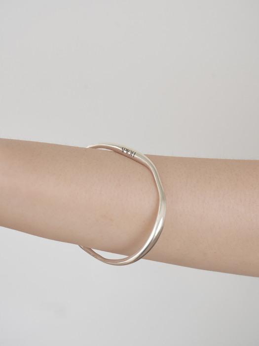 WAVE SILVER BANGLE