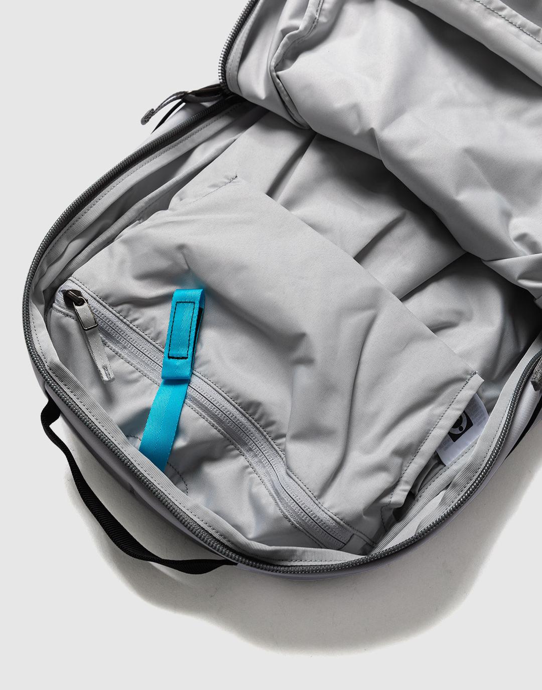 Mantis 16 Backpack (Solitude / Void)
