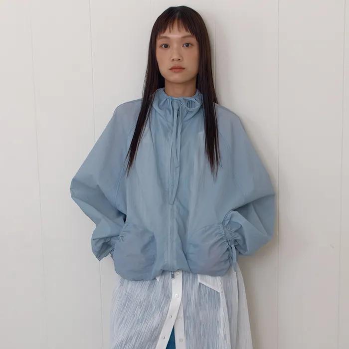 SHIRRING POCKET WINDBREAKER_SKY BLUE
