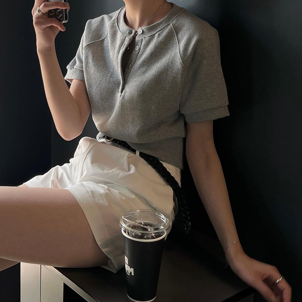 브레다 쭈리 래글런 헨리넥 크롭 반팔맨투맨