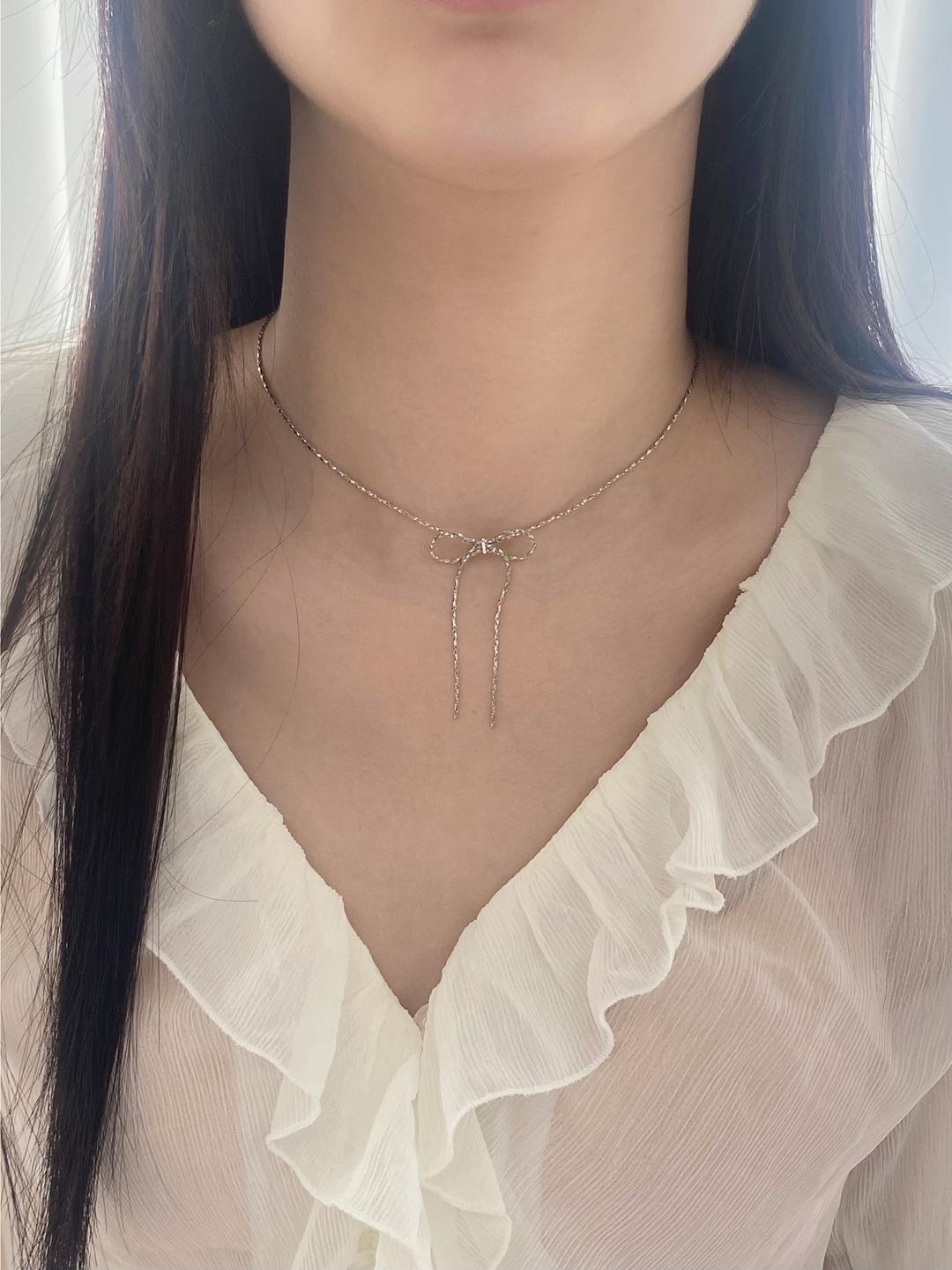 [아.퀘 단독] Sketchy ribbon necklace