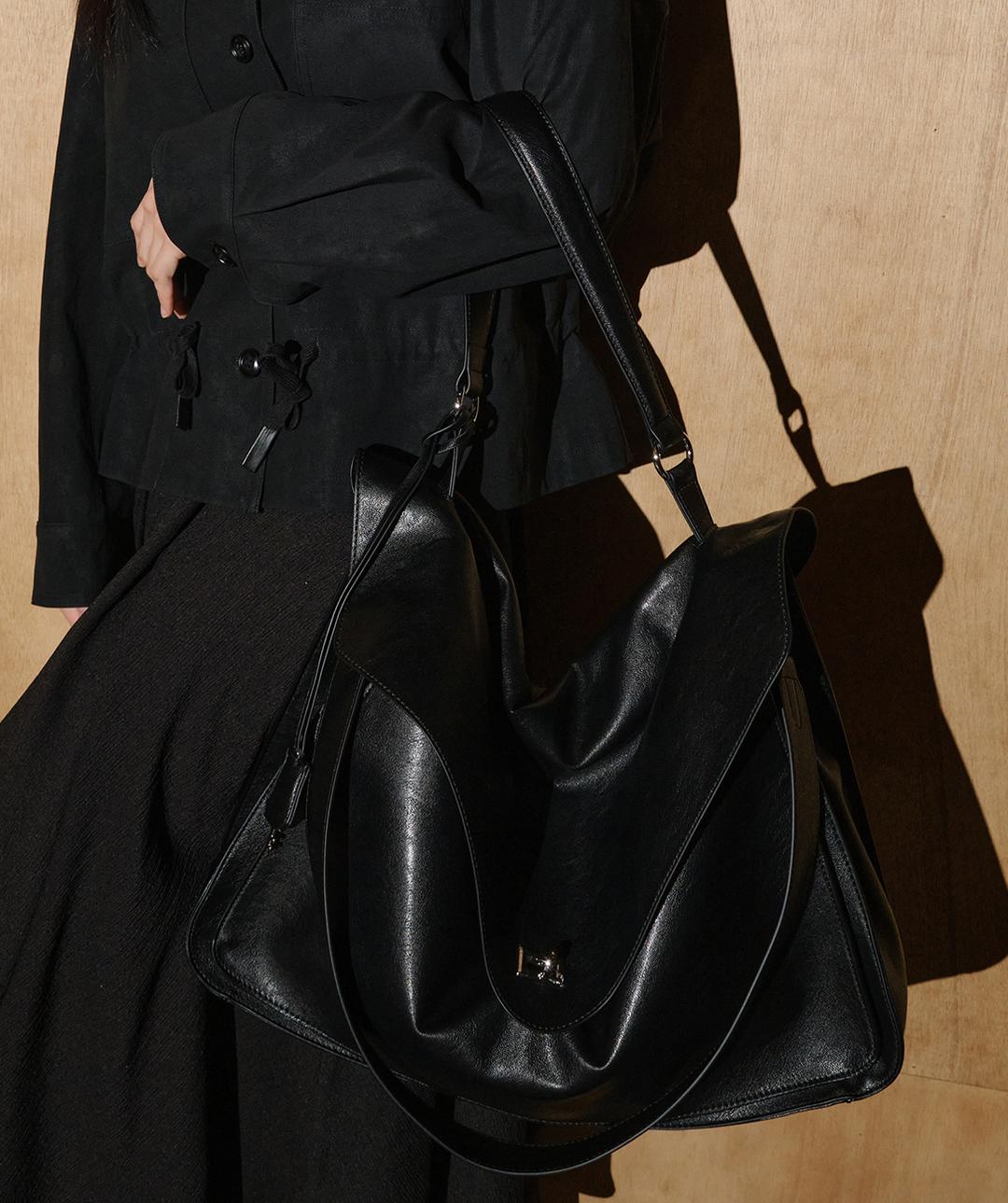 헬레네파리스 레더 드레이프 소프트 숄더 호보백 [블랙]