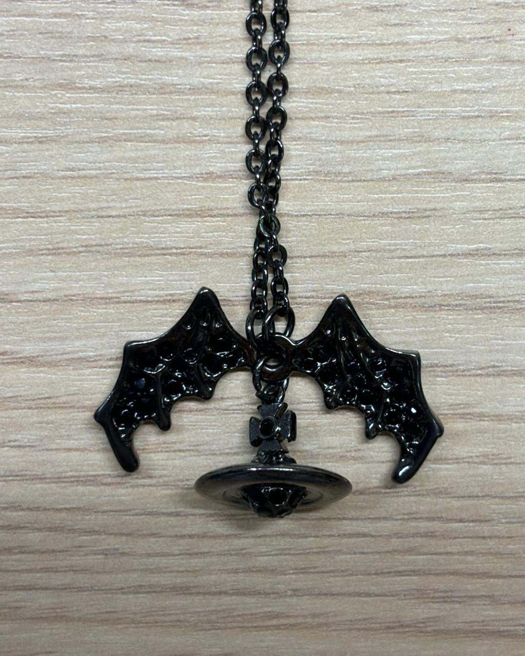 비비안웨스트우드 박쥐 목걸이 | 후루츠패밀리