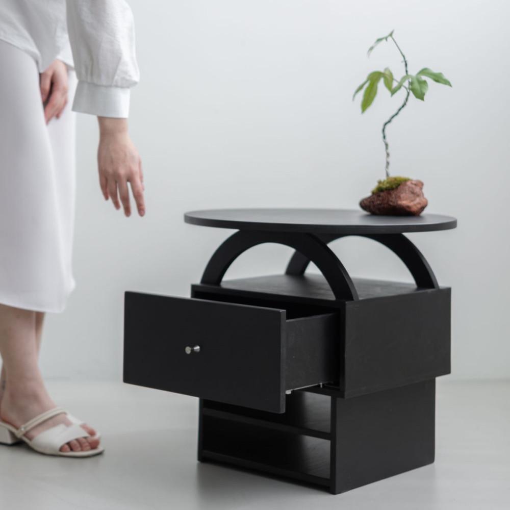 오늑 라운드 기와 협탁