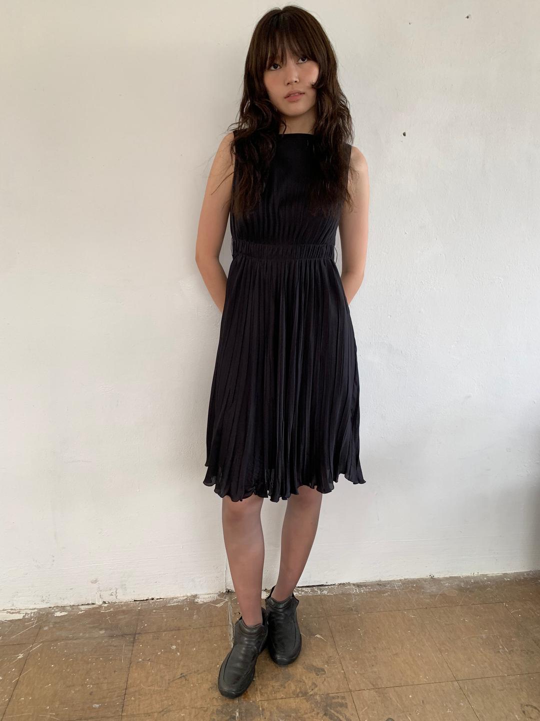Black pleats dress