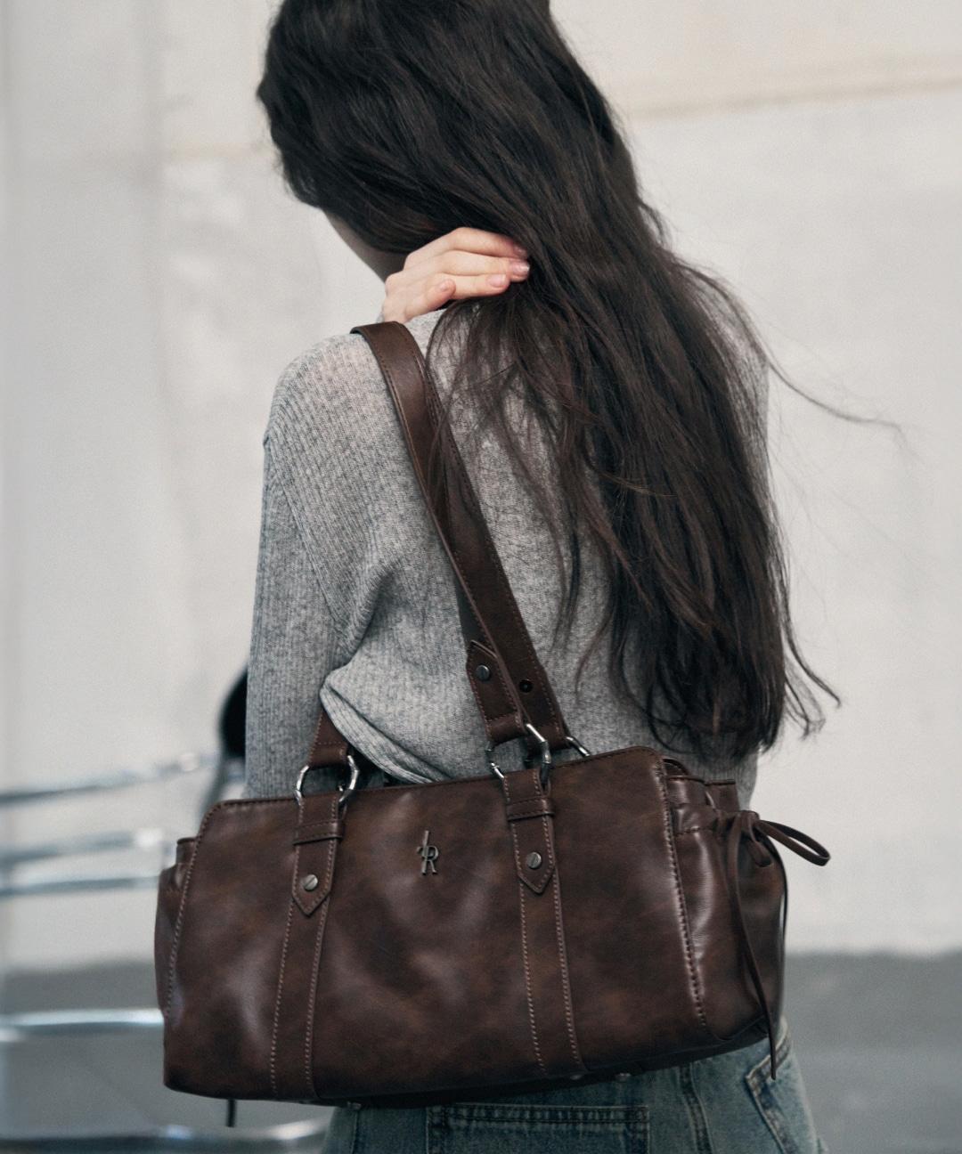 Duffle Leather Shoulder-bag [BROWN]