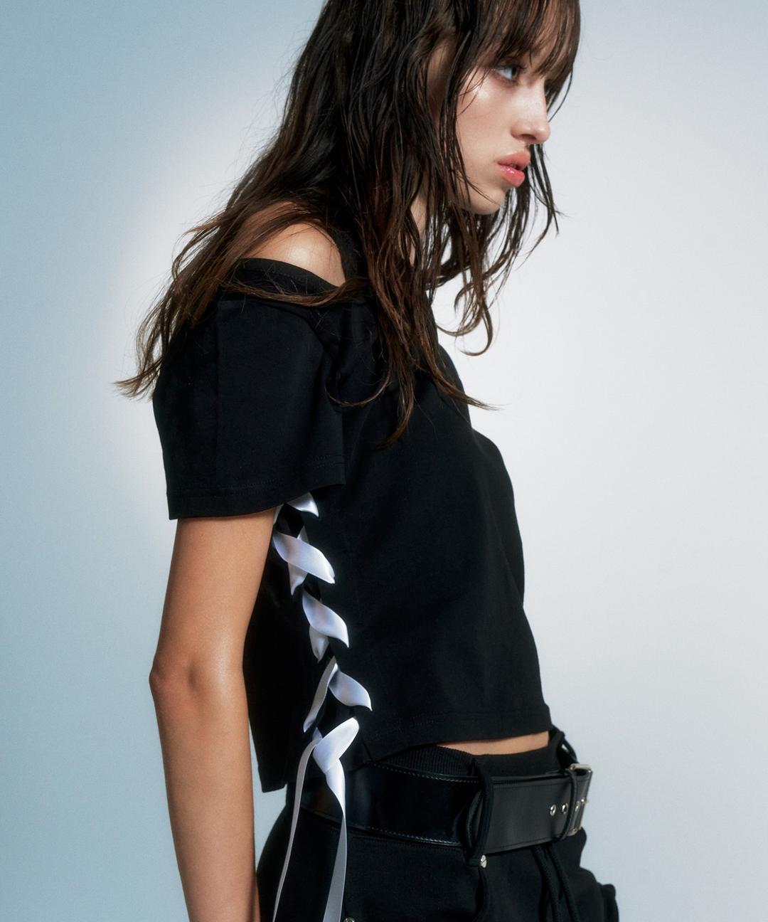 컷아웃 숄더 레이스업 탑 (블랙)