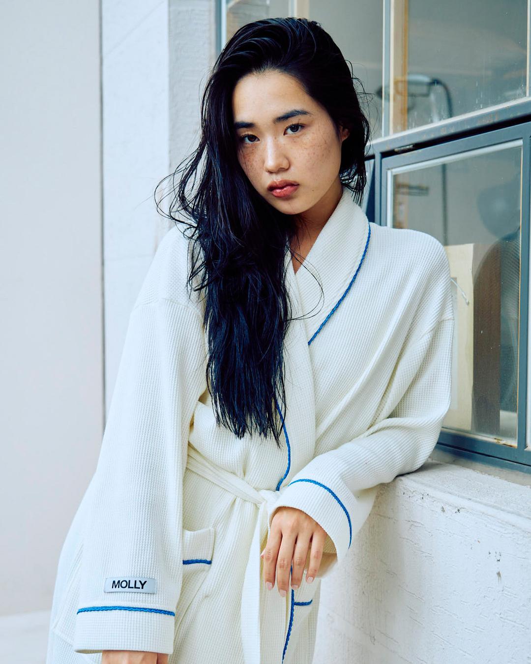 [PRE-ORDER] WHITE WAFFLE ROBE (8/30 발송)