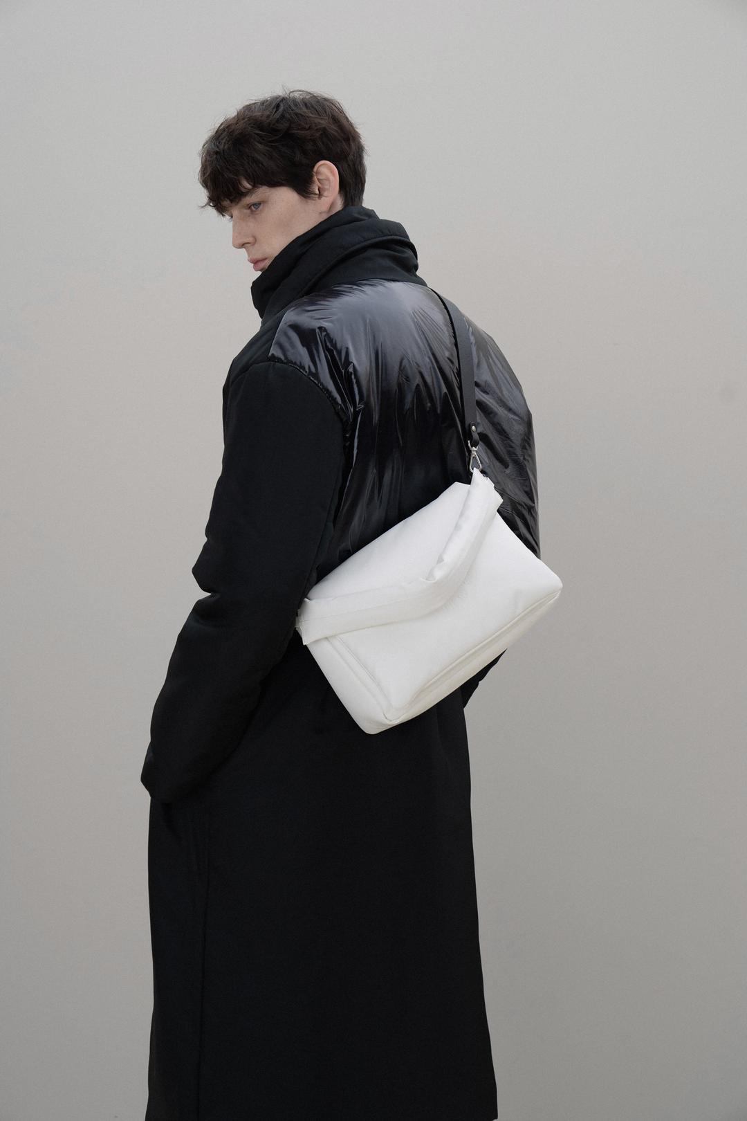 누베누베백_화이트