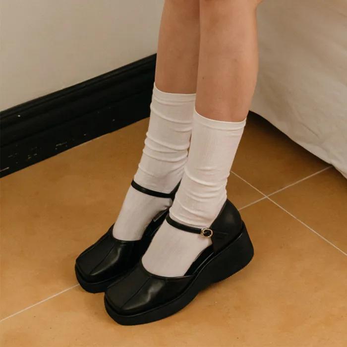 [26SS] Lemooi 르무아 플랫폼 사이드 오픈 펌프스 (6cm)