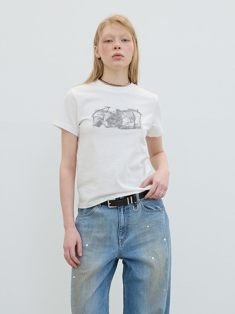 뒷판 절개 포인트 그래픽 반팔 티셔츠 화이트 AW5ME43101