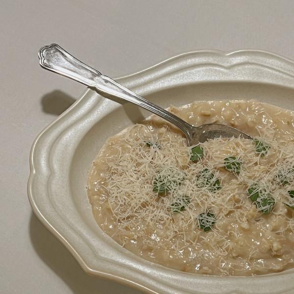 Romantic Oval Plate