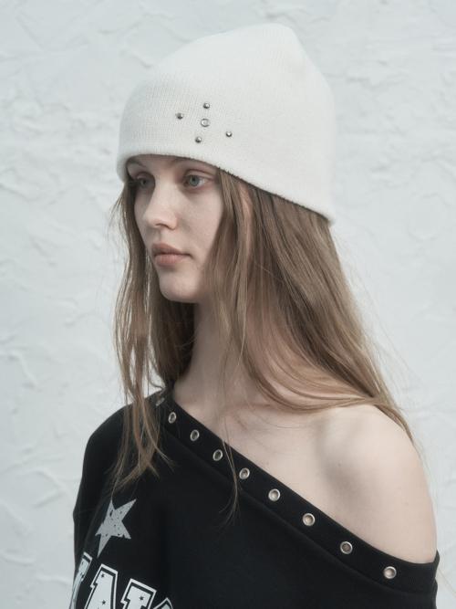 STUDDED BEANIE / IVORY