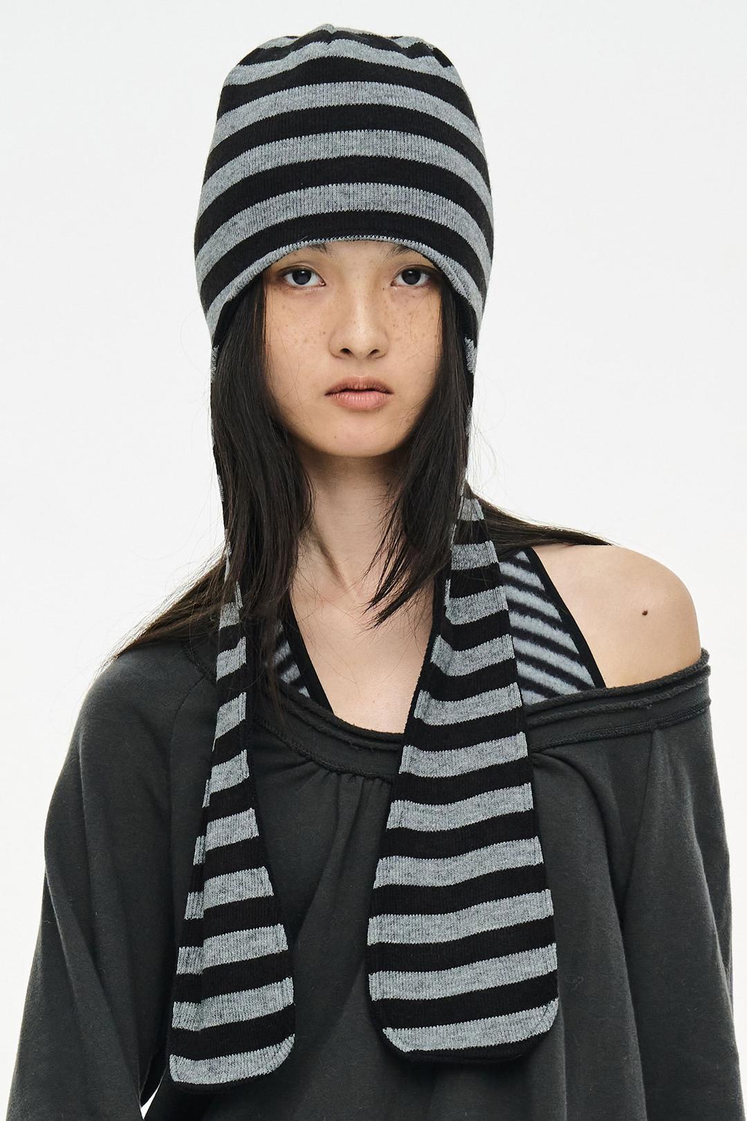 2Way Strap Beanie / Black