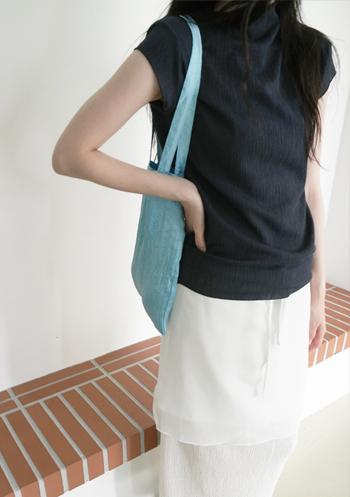 natural pleats mock-neck blouse (5c)