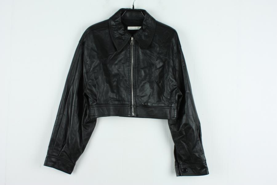 더페이보릿룸 르팬시블랙 심플 크롭 집업 가죽 자켓(FREE)