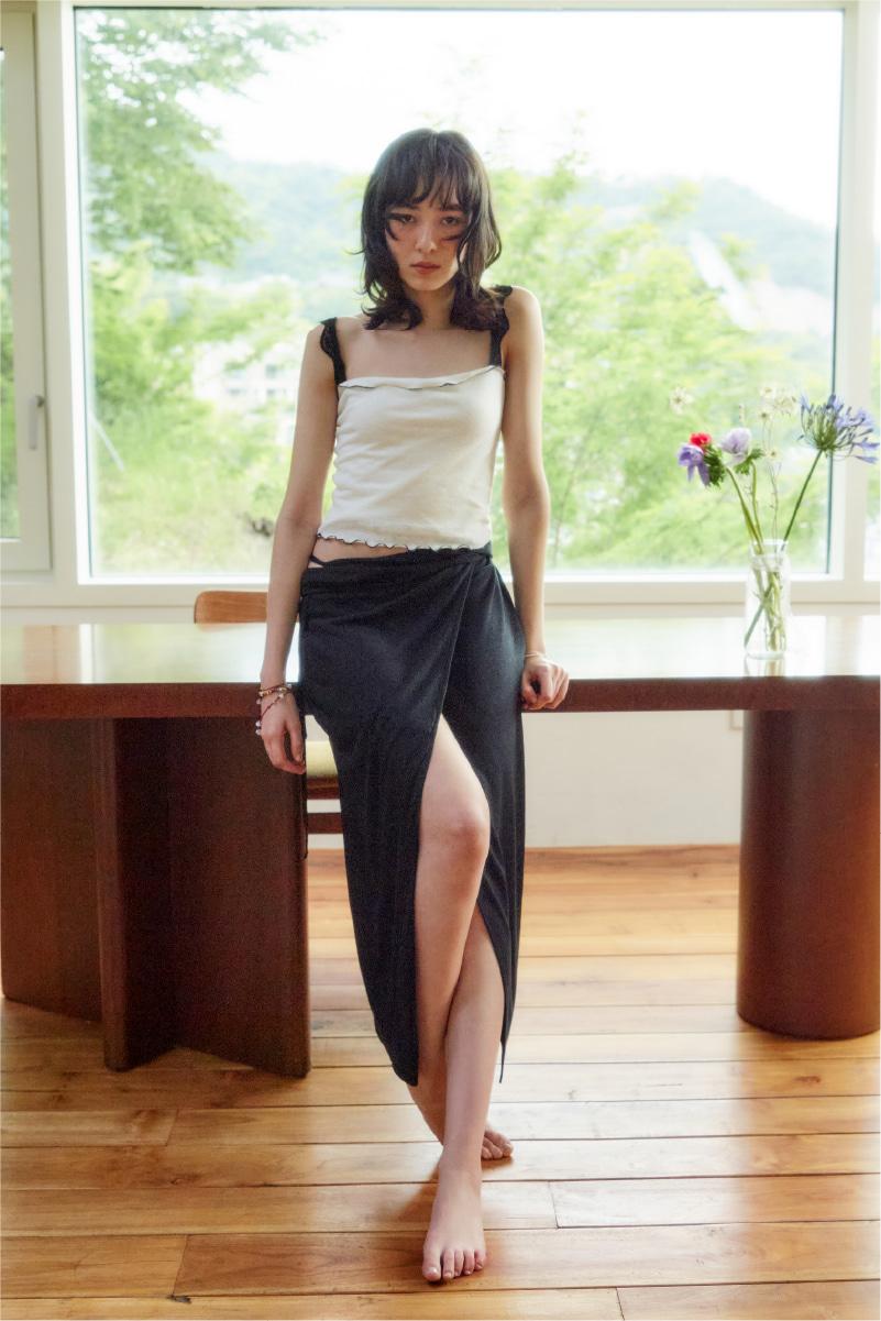 Aire Wrap skirt _ Black