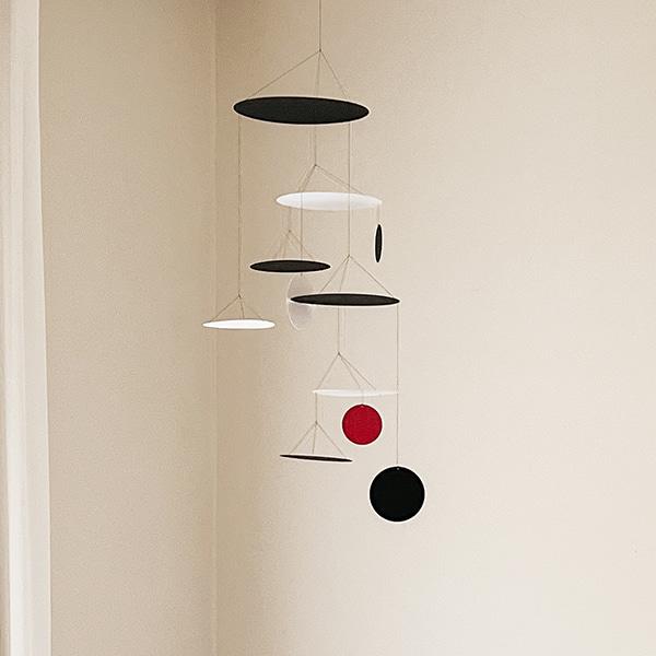 Livingly- UFO 모빌 블랙