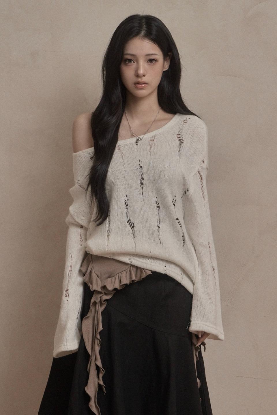 Damage Punching Knit (ivory)