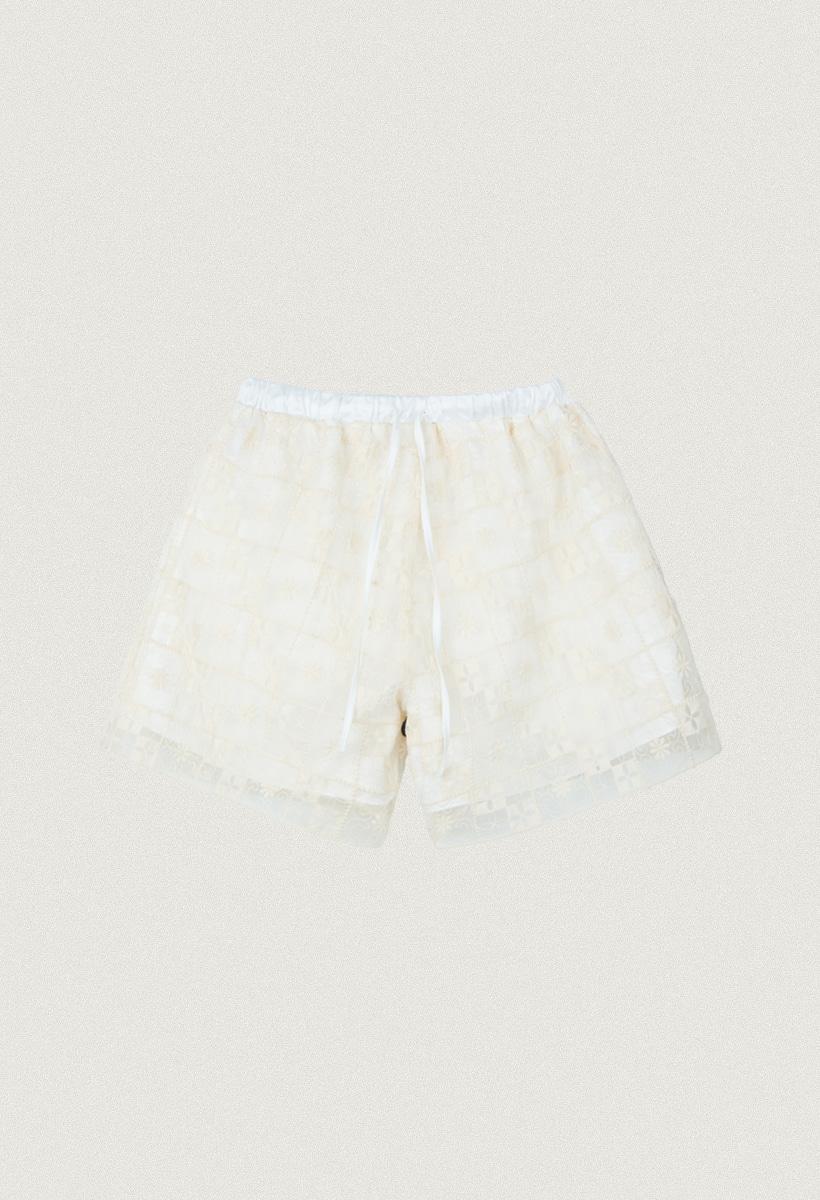 Square lace layered shorts_Ivory