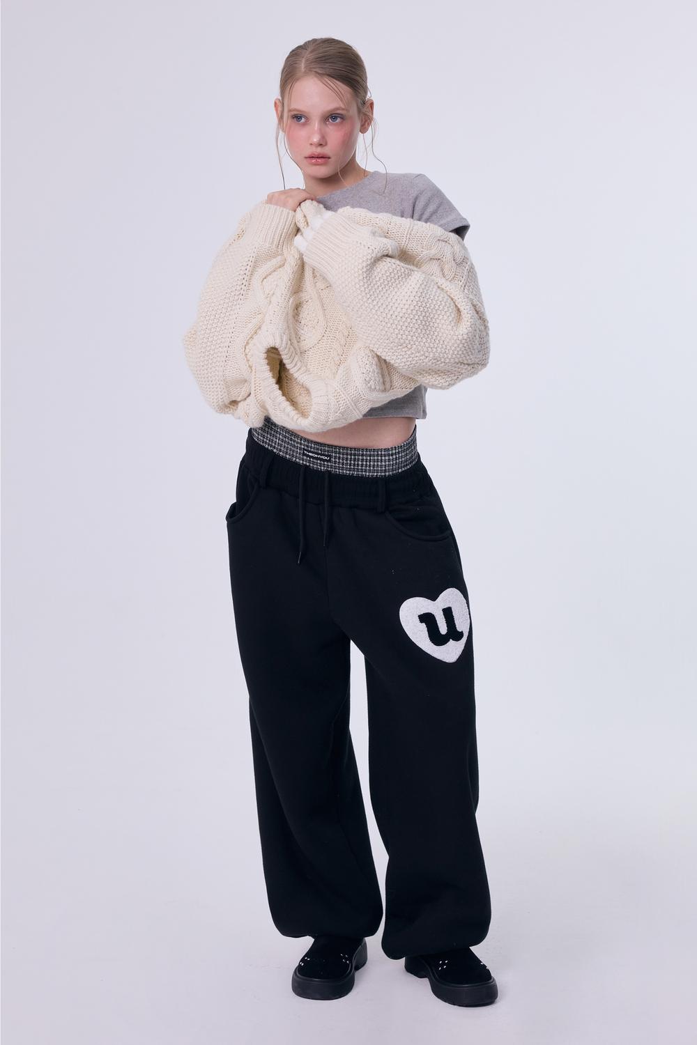 [2nd Order / 12월 16일 순차 예약 발송] ♥U DOUBLE LAYER FLEECE JOGGER PANTS (BLACK)