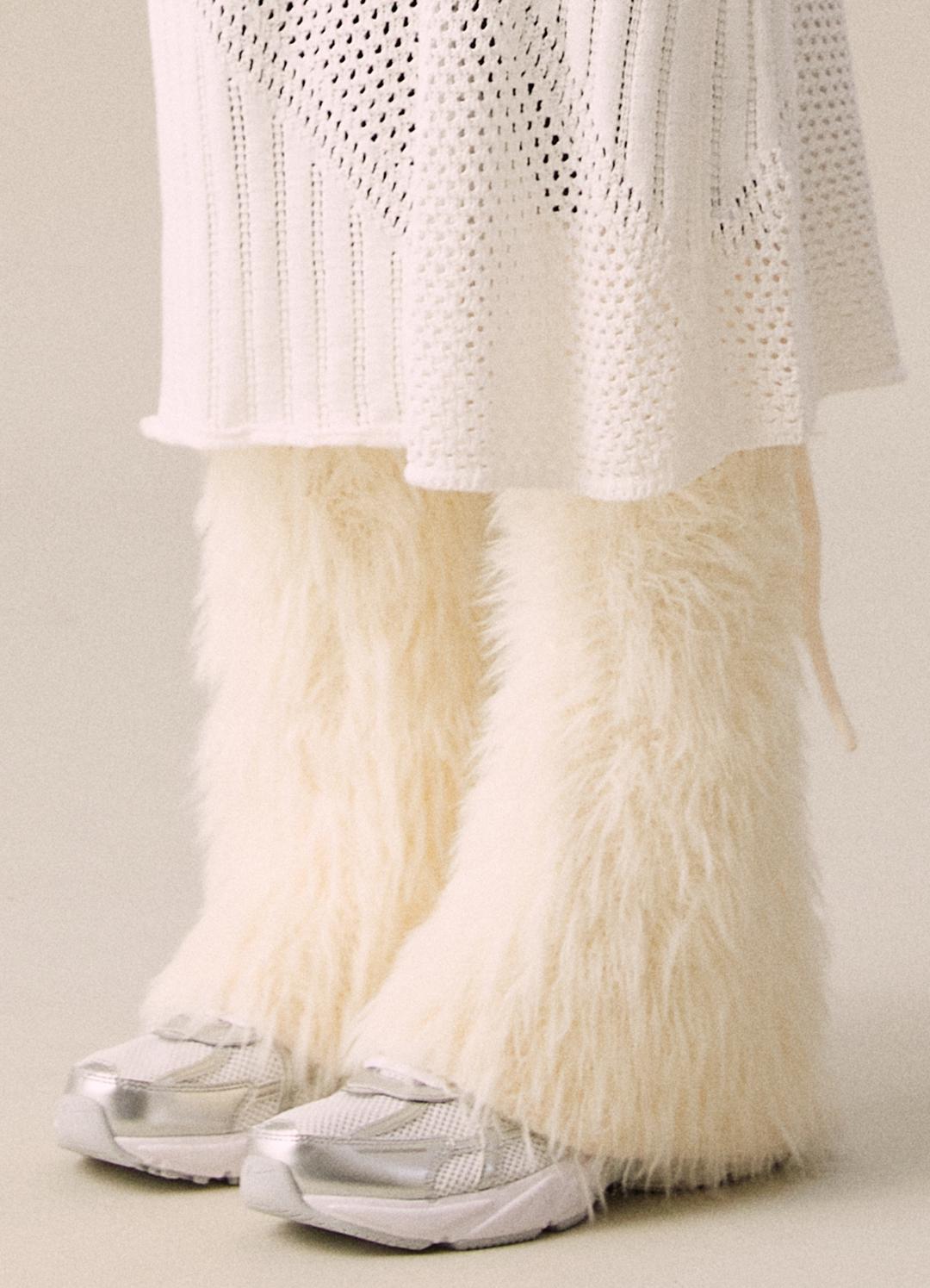 HAIRY LEG WARMER IVORY
