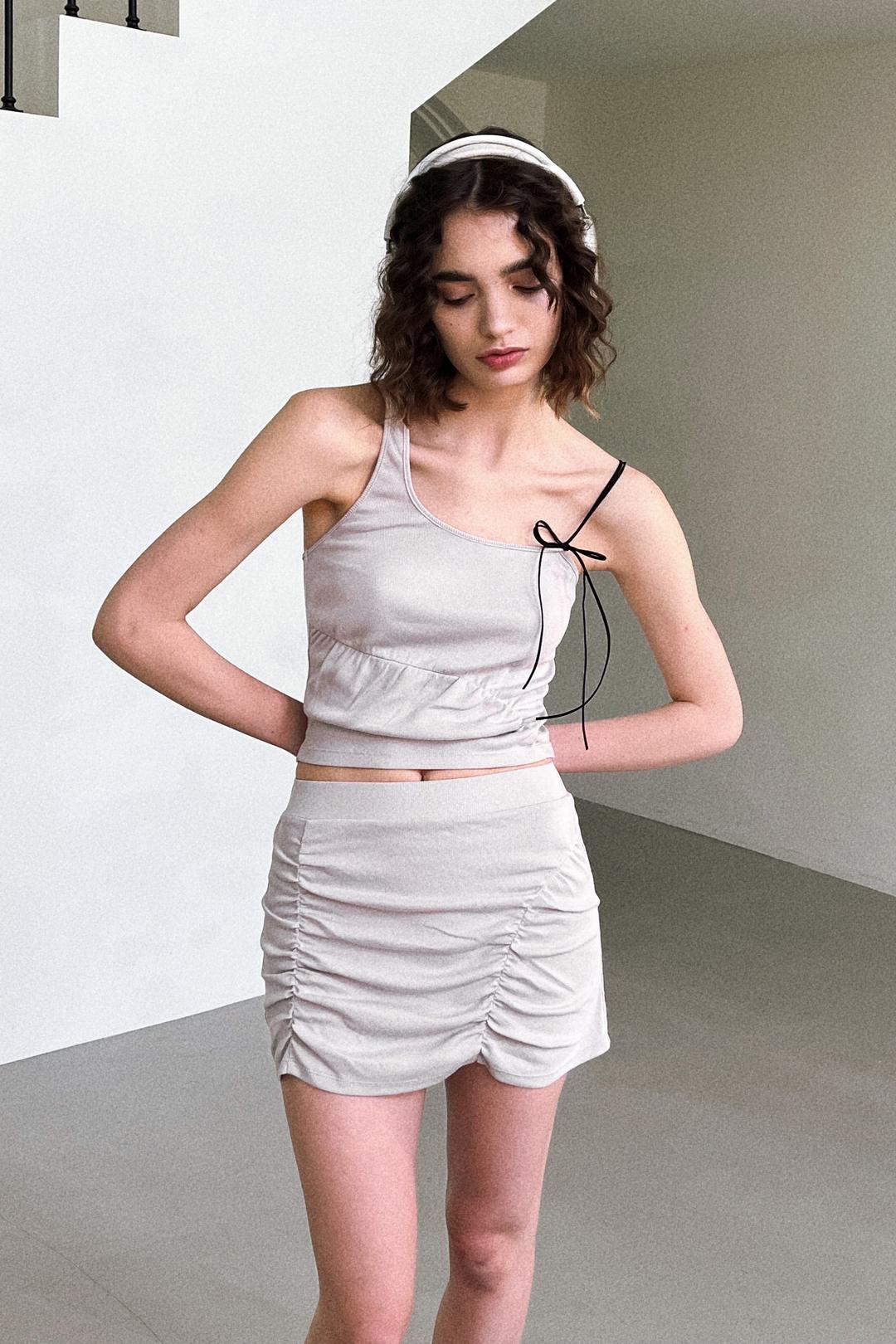 UNBALANCE HALTER TOP (GRAY)