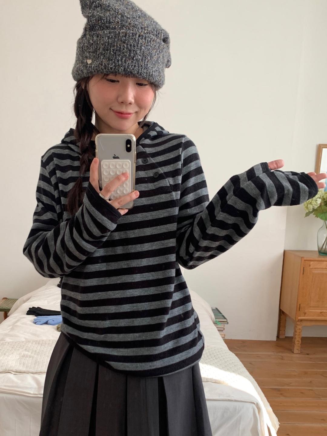 Stripe button hood T