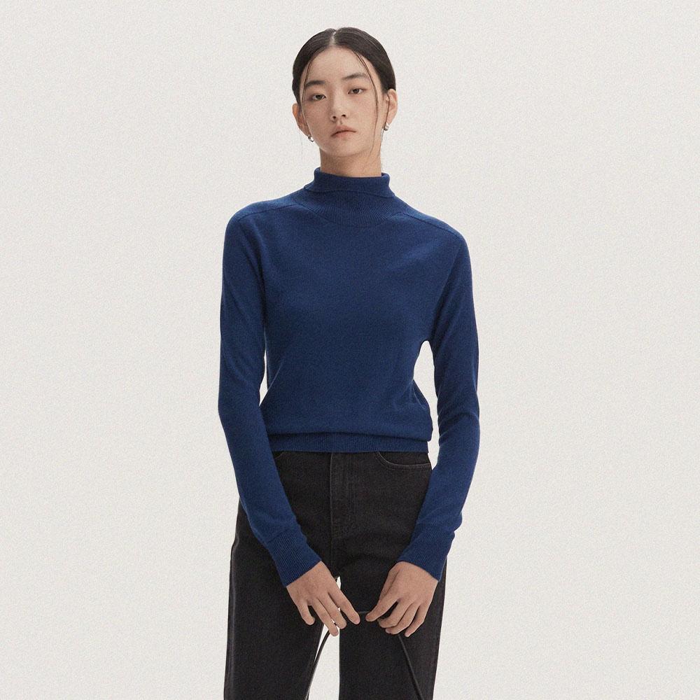 Sophia Seamless Turtleneck (Berlin Blue)